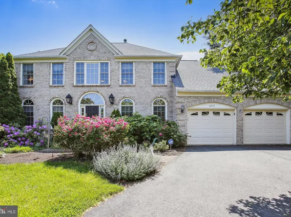 8225 Madrillon Estates Dr, Vienna, VA 22182