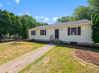 27 Concord Ct, Groton, CT 06340