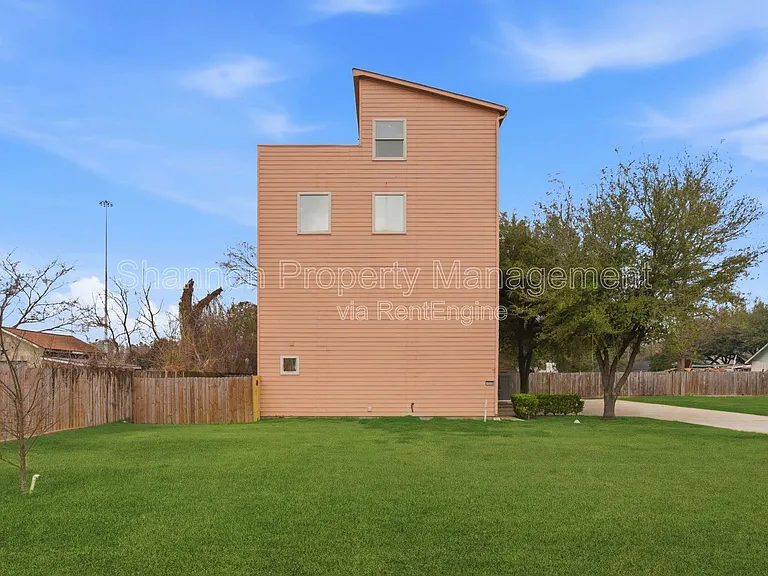 408 Eichwurzel Ln #D — Photo 5