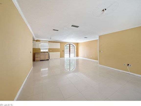 3rd image of 3046 Poinciana Dr