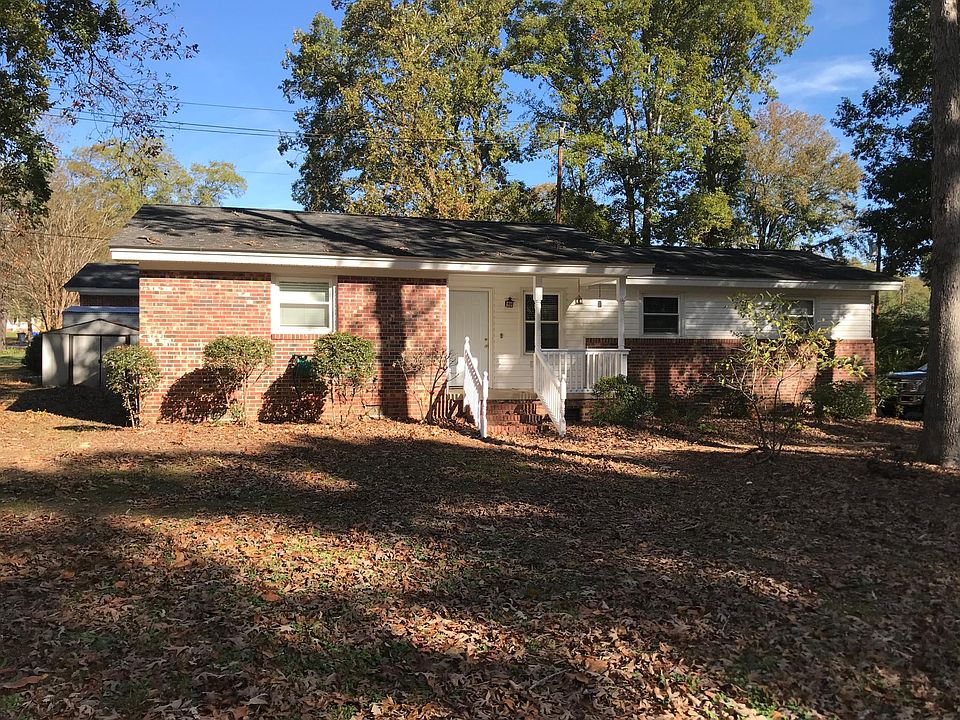 Welcome to 114 Anglewood Drive in Simpsonville
