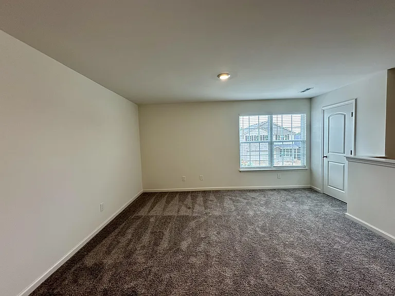 2380 Geranium Ln — Photo 33