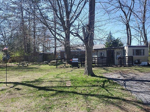 2nd image of 19 Ringwood Dr