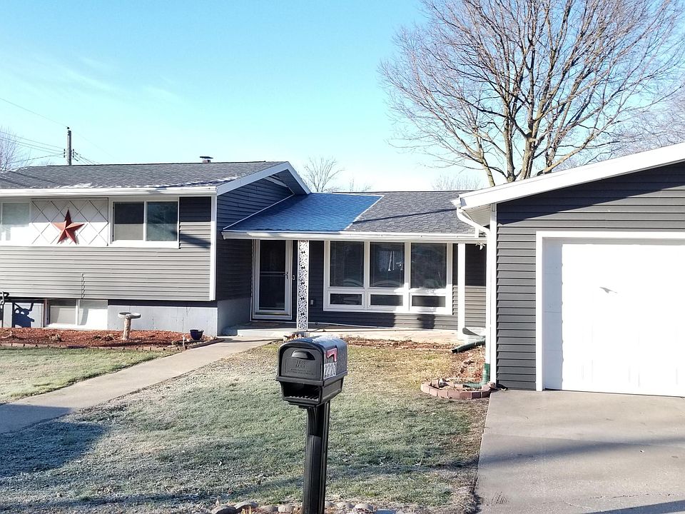 1st image of 2220 Hiawatha Ave