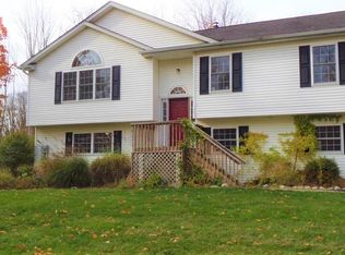 20 Wellesley Rd, Bloomingburg, NY 12721