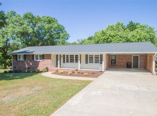1409 Hilltop Dr, Anderson, SC 29621