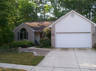 1419 Colony Dr, Saline, MI 48176