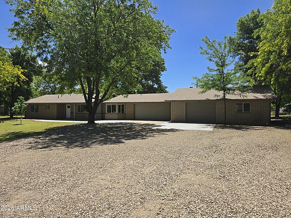 2nd image of 843 E ARMETTA Drive
