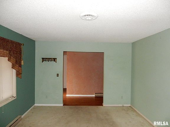 3rd image of 211 Yeoman Dr