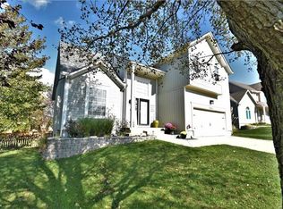 22804 W 49th St, Shawnee, KS 66226