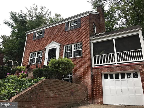 2nd image of 2224 N Quincy St