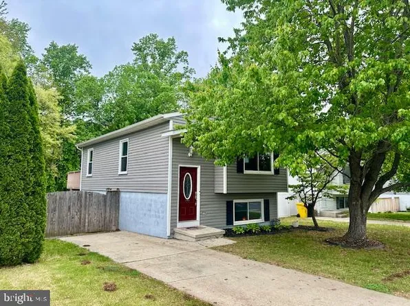 8020 Escalon Ave, Pasadena, MD 21122