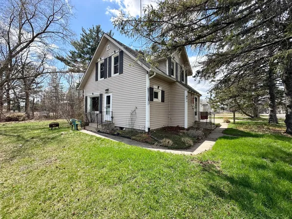425 Forest Ave W, Mora, MN 55051
