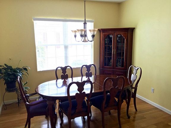 5th image of 36 Orchard Meadows Dr