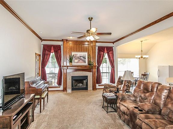 4th image of 316 Paxton Ct