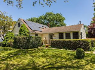 1419 Pine Acres Blvd, Bay Shore, NY 11706
