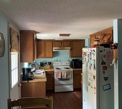 4th image of 16679 Carefree Ln