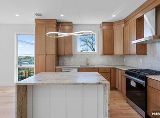 849 Pleasantview Ter, Ridgefield, NJ 07657