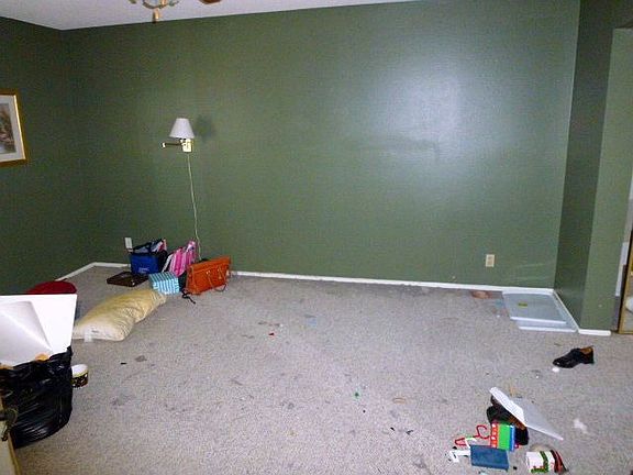 3rd image of 10685 Heather St