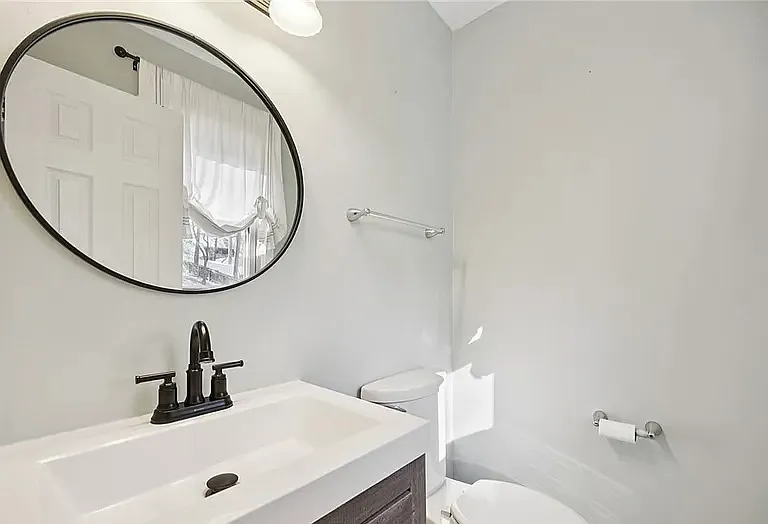 6295 Banshire Dr — Photo 14