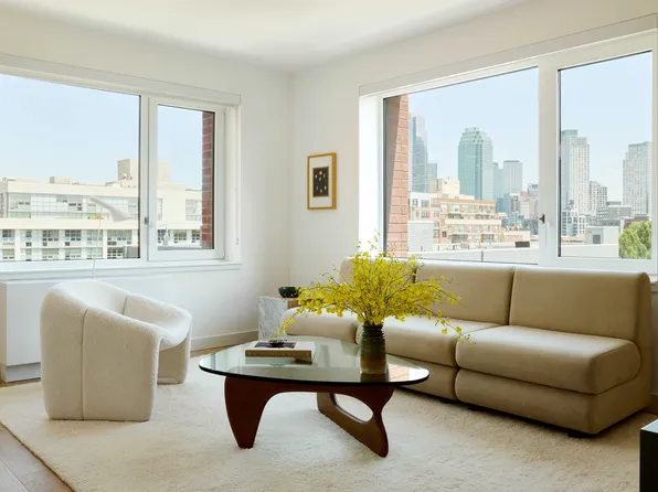 2-33 50th Avenue image 2 of 19