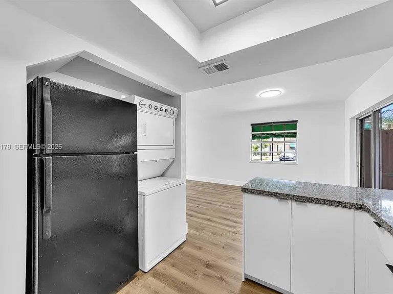 12370 SW 52nd St — Photo 10