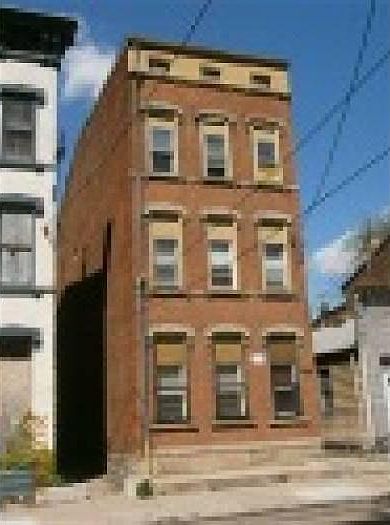 1st image of 822 Poplar St APT 1009