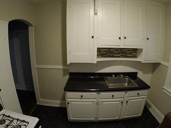 3rd image of 1313 W 112th St APT 08