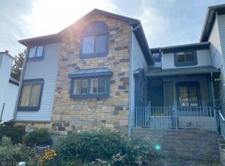 138 Overlook Dr #138, Independence, NJ 07840