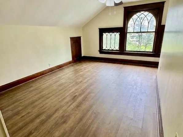 78 S 7th Ave #6, Clarion, PA 16214
