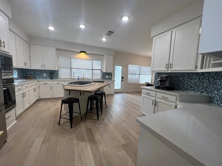 3914 Latimer Dr — Photo 18