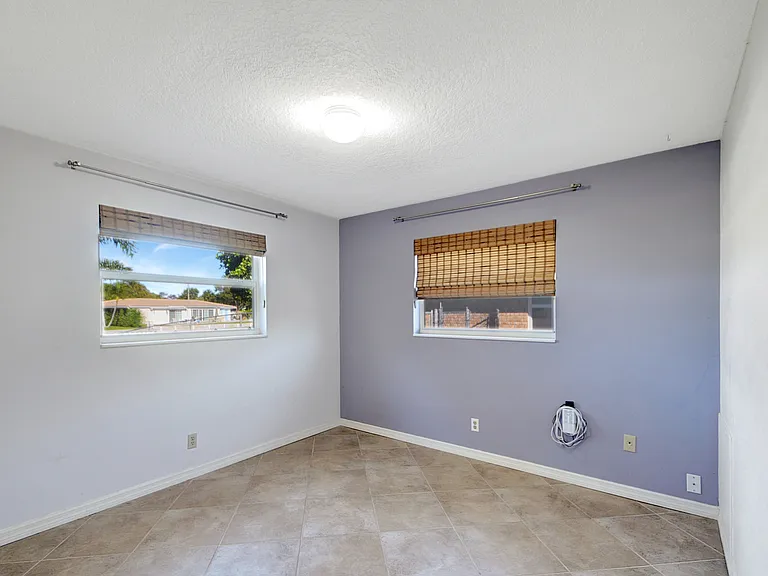 W Terrace Dr — Photo 27