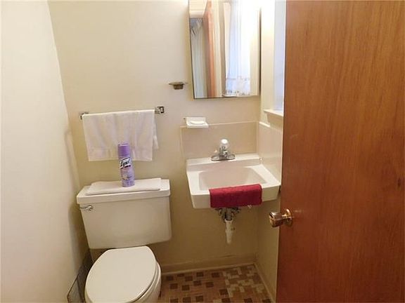 5th image of 119 Cawthorn Dr