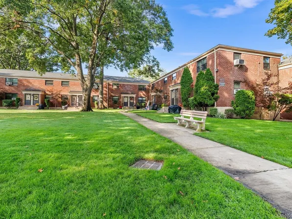 73-10 220th Street #Uppr, Oakland Gardens, NY 11364