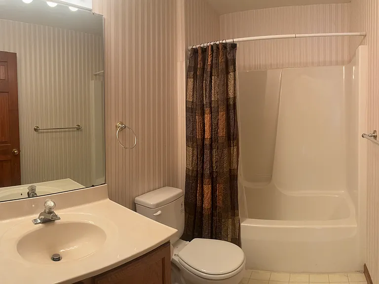 3309 Crystal Lake Dr — Photo 4