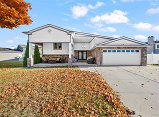 1310 Plainfield St, Dearborn Heights, MI