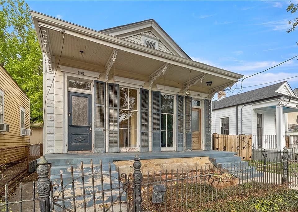 1st image of 820 Delachaise St