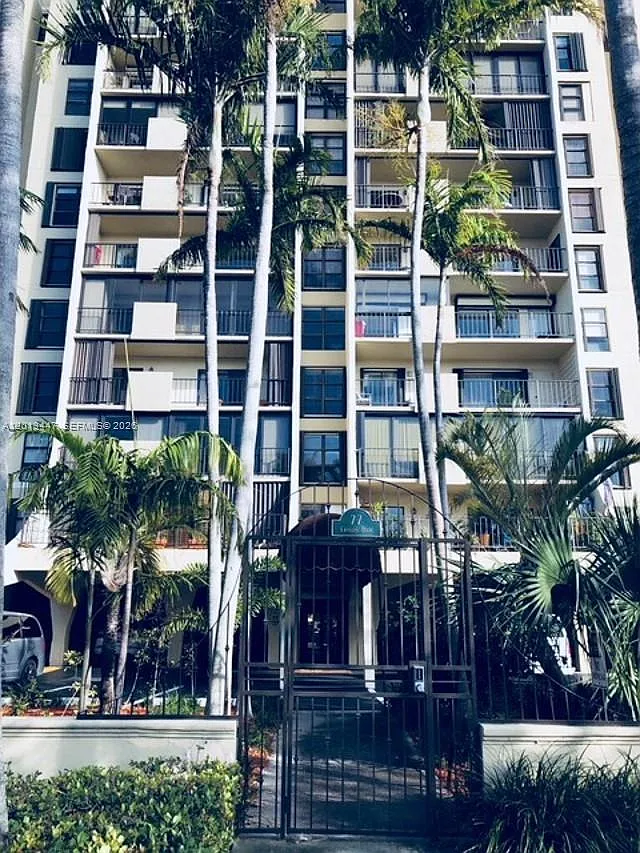 The Palms Of Key Biscayne — Photo 1
