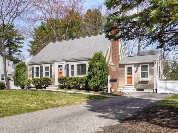 3 Sycamore Ln, Walpole, MA 02081