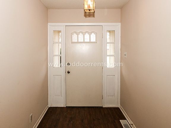 3rd image of 8733 Deer Run Dr
