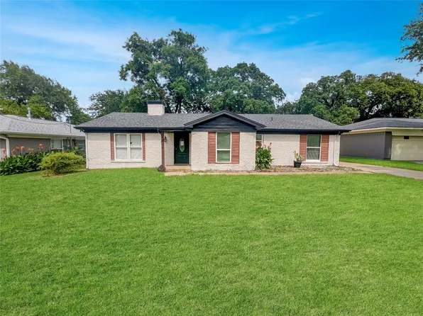 1306 Elby St, Irving, TX 75061