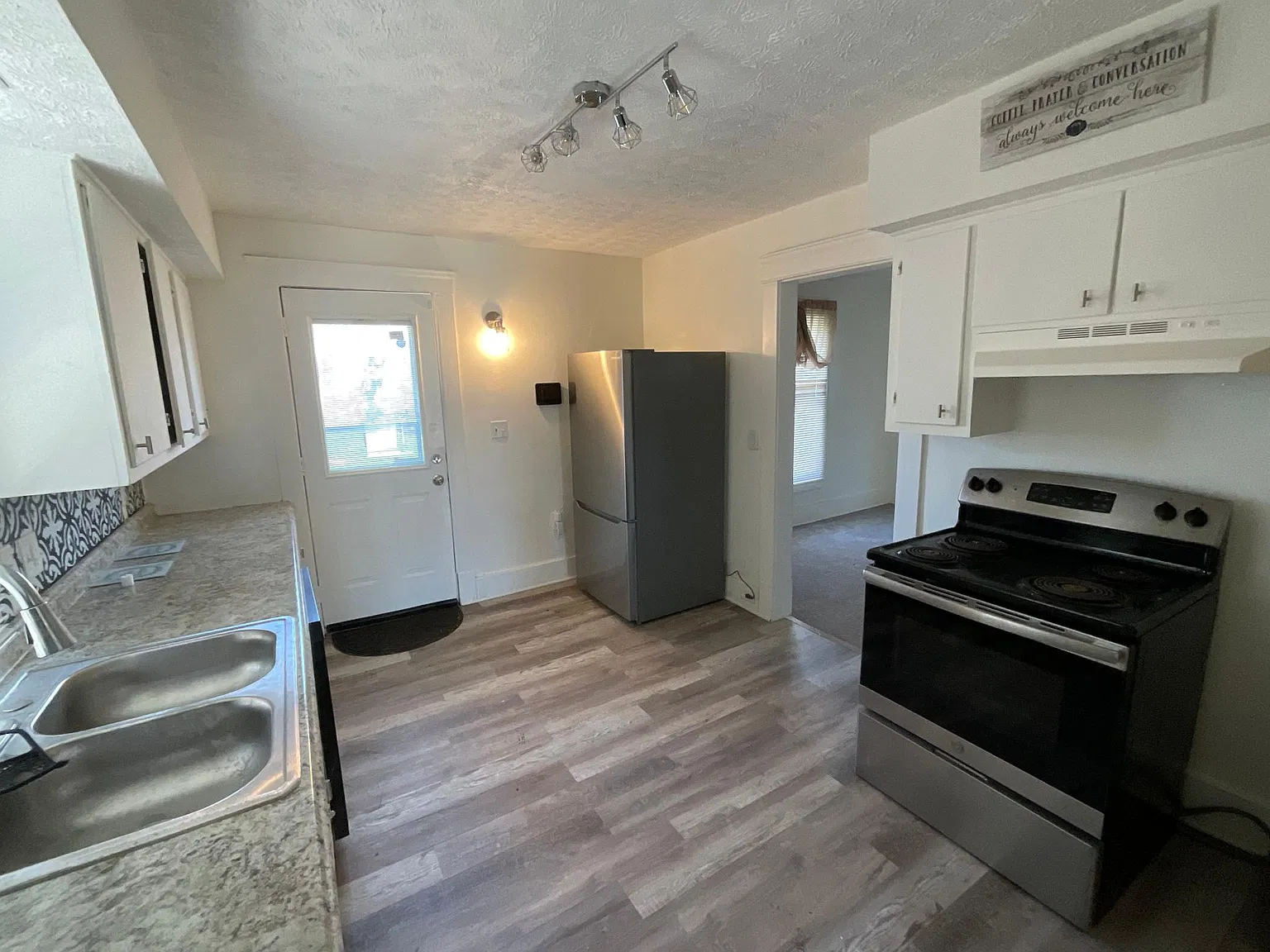 3 bed, 1280 sqft, $950 — Photo 3