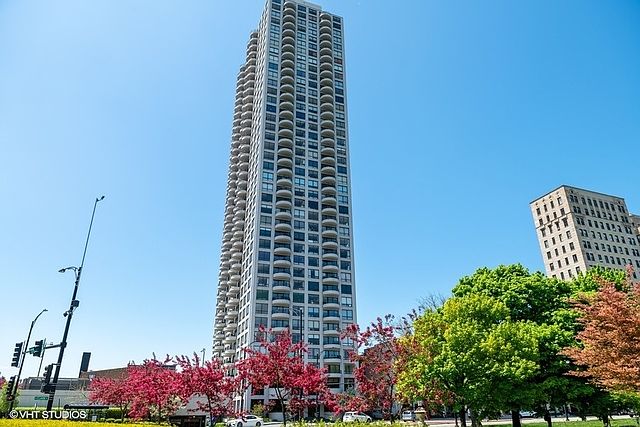 1st image of 2020 N Lincoln Park W APT 19D