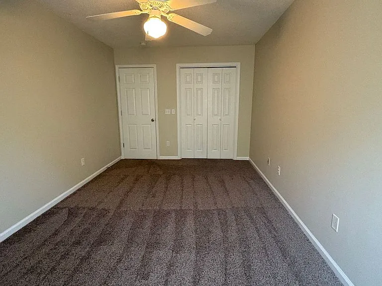 125 Winthrope Ln — Photo 35