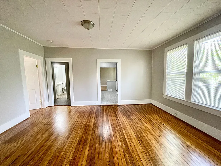 1504 Charlton St — Photo 7