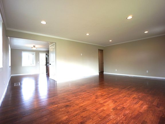 3rd image of 14004 44th Ave S