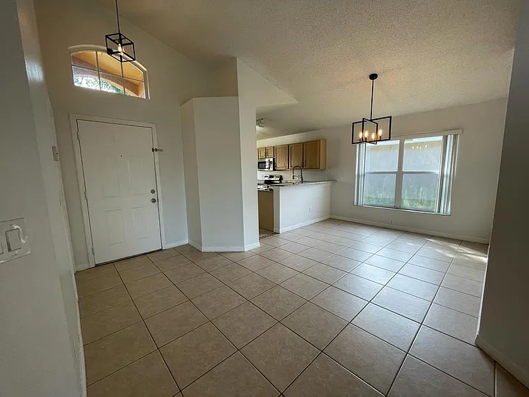 8231 Fort Thomas Way — Photo 6