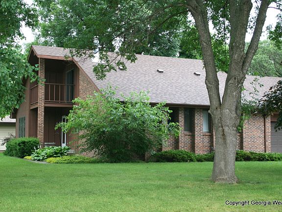 2nd image of 1200 E 7th St