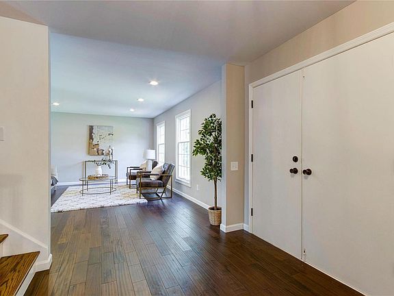 5th image of 12116 Royal Valley Dr