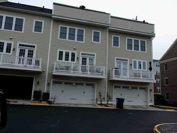 5th image of 3173 John Glenn St
